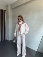 ست هودی کلاهدار شالدار و شلوار زنانه هرمس کرم (Hermes) مسترکوالیتی ترک - تصویر 3